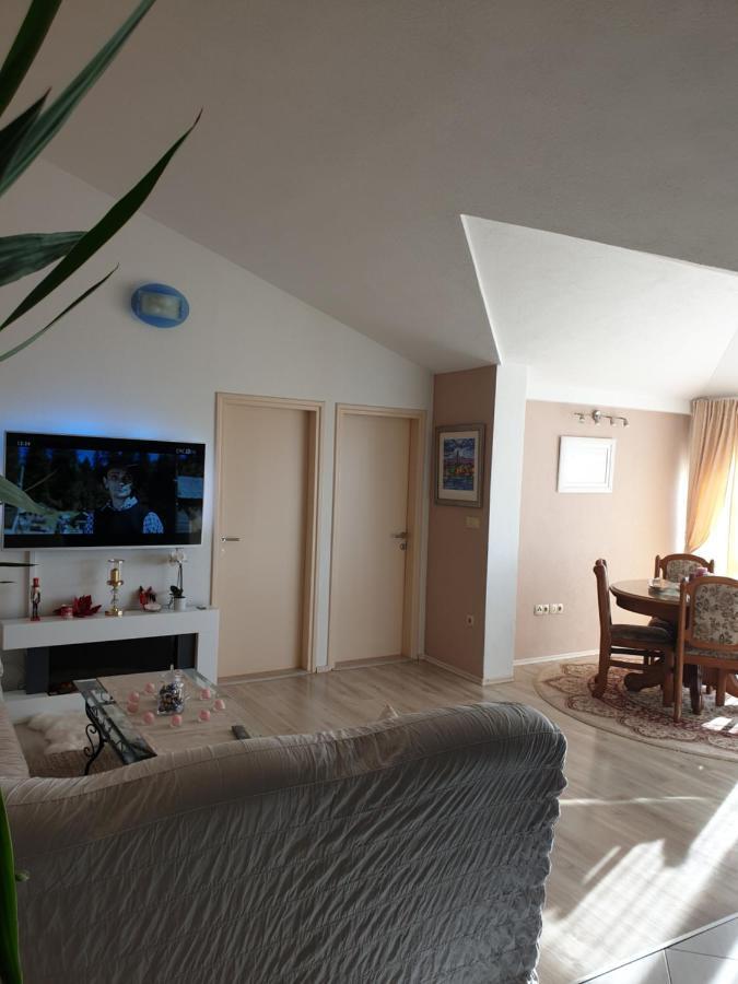 Apartmani Mlikotic 杜基拉特 外观 照片