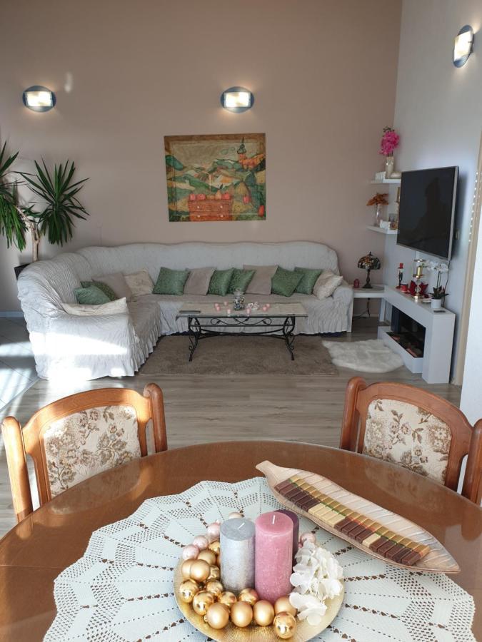 Apartmani Mlikotic 杜基拉特 外观 照片