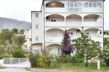 Apartmani Mlikotic 杜基拉特 外观 照片